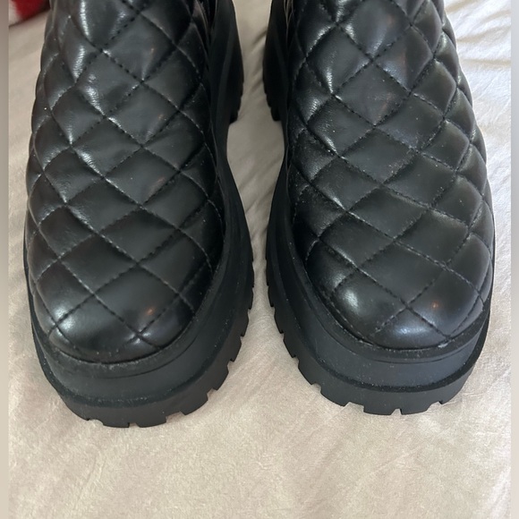 🎉 Host Pick 🎉 Public Desire Quilted Black Women's Boots - Picture 5 of 7
